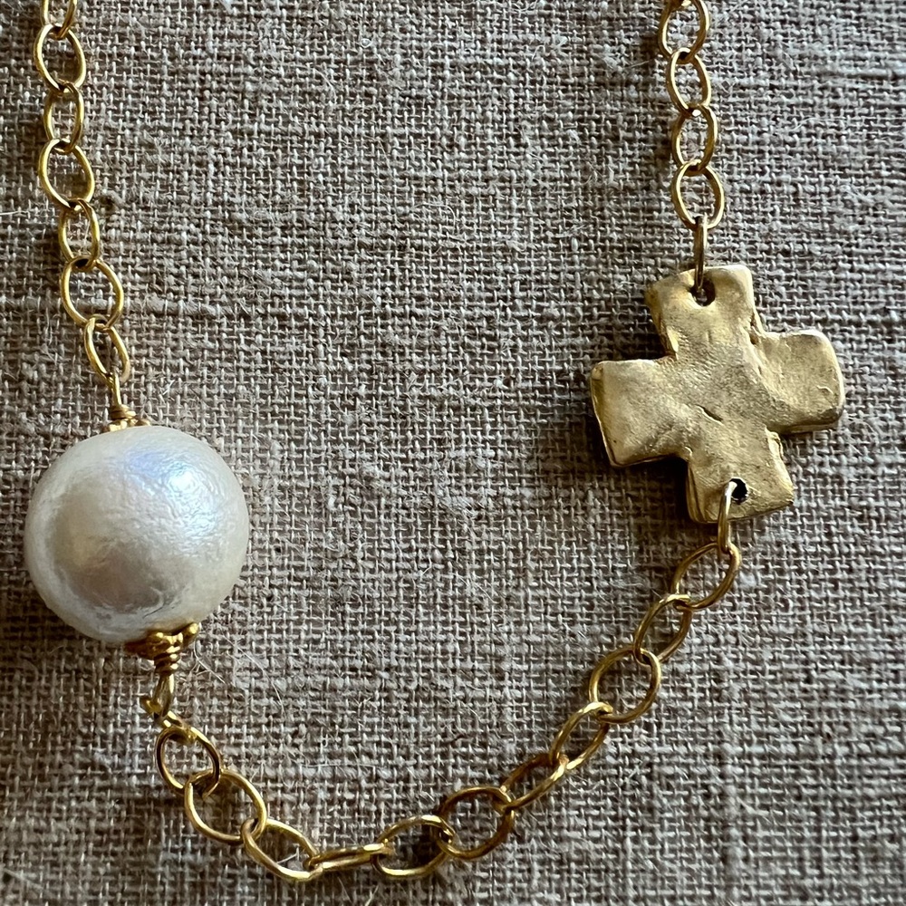 Cotton Pearl and Cross Necklace - Picture 4 of 5